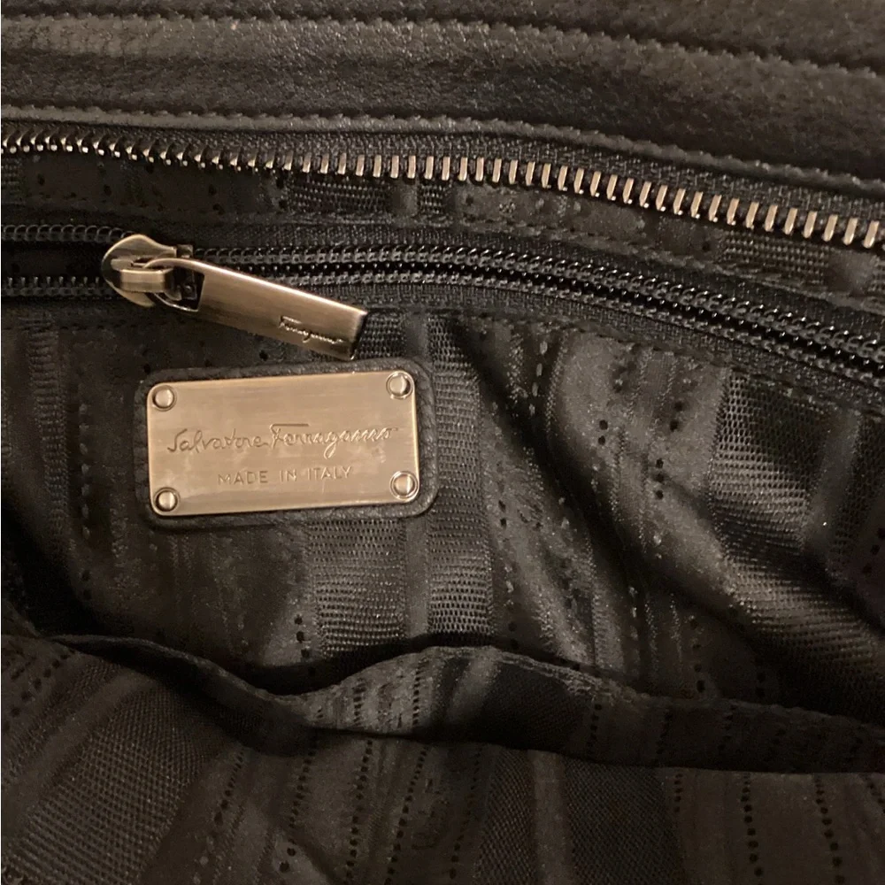 SALVATORE FERRAGAMO
Leather Shoulder Bag - Picture 12 of 16